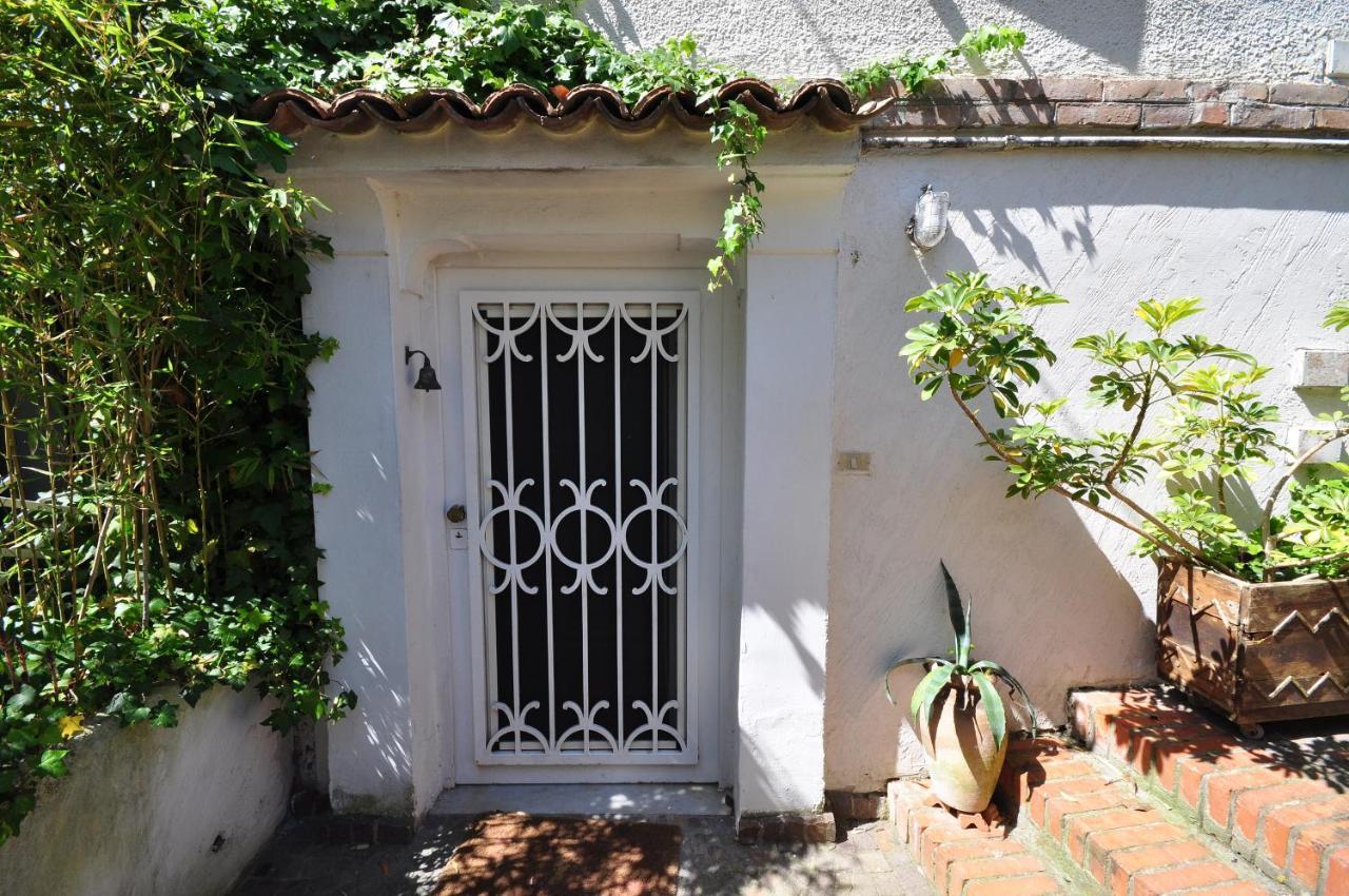 Residenza Le Rose Villa D'Arte เนเปิลส์ ภายนอก รูปภาพ