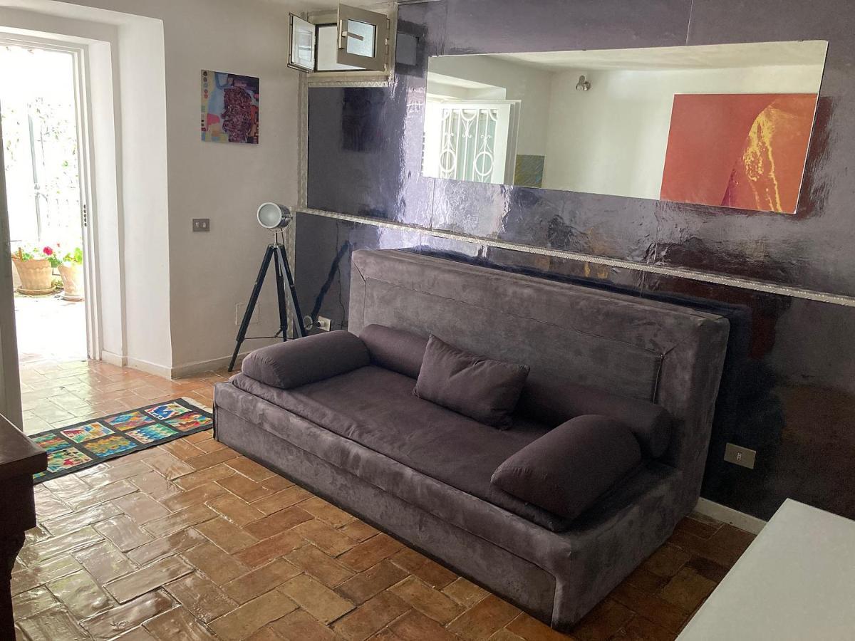 Residenza Le Rose Villa D'Arte เนเปิลส์ ภายนอก รูปภาพ