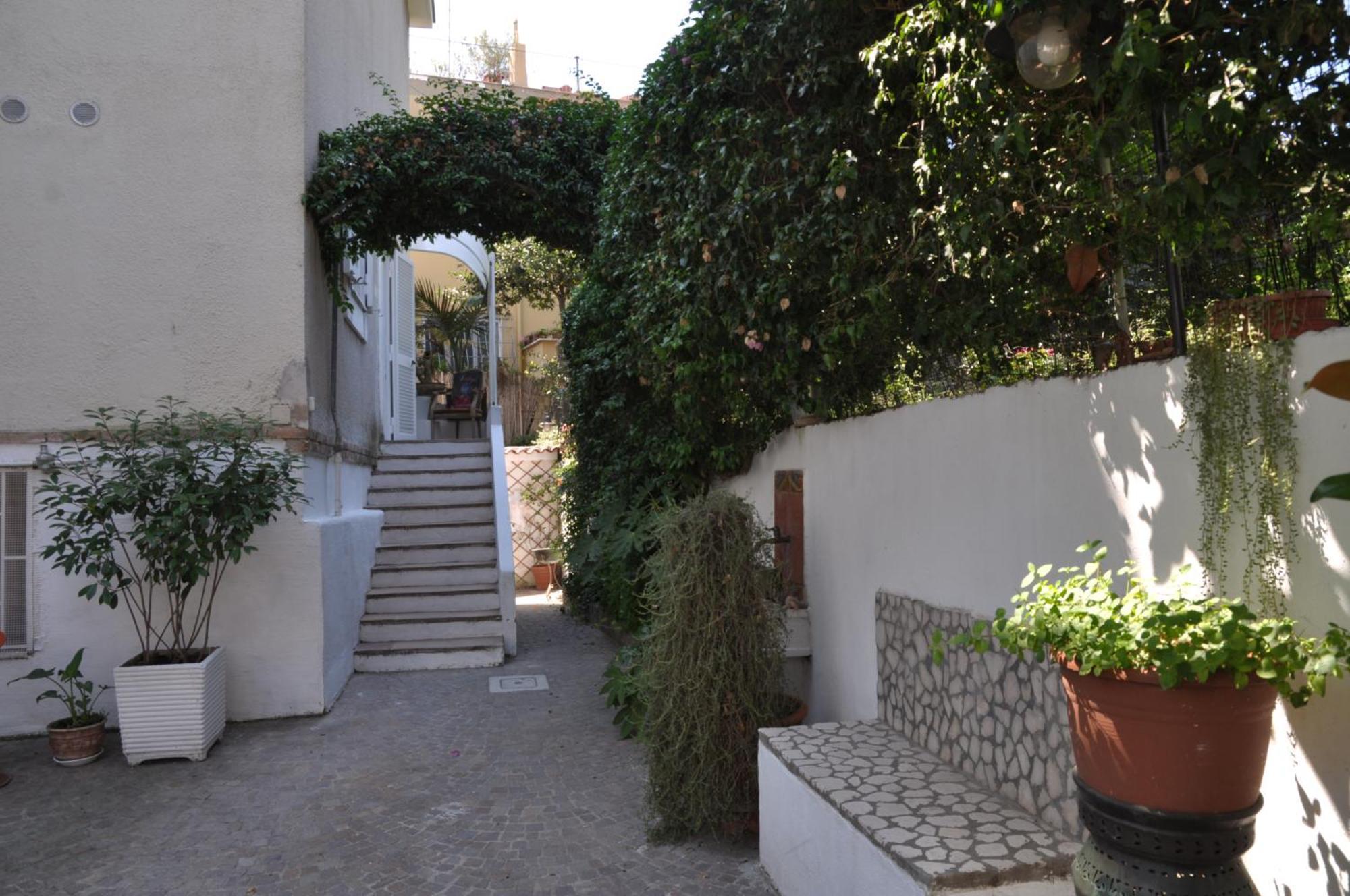 Residenza Le Rose Villa D'Arte เนเปิลส์ ภายนอก รูปภาพ