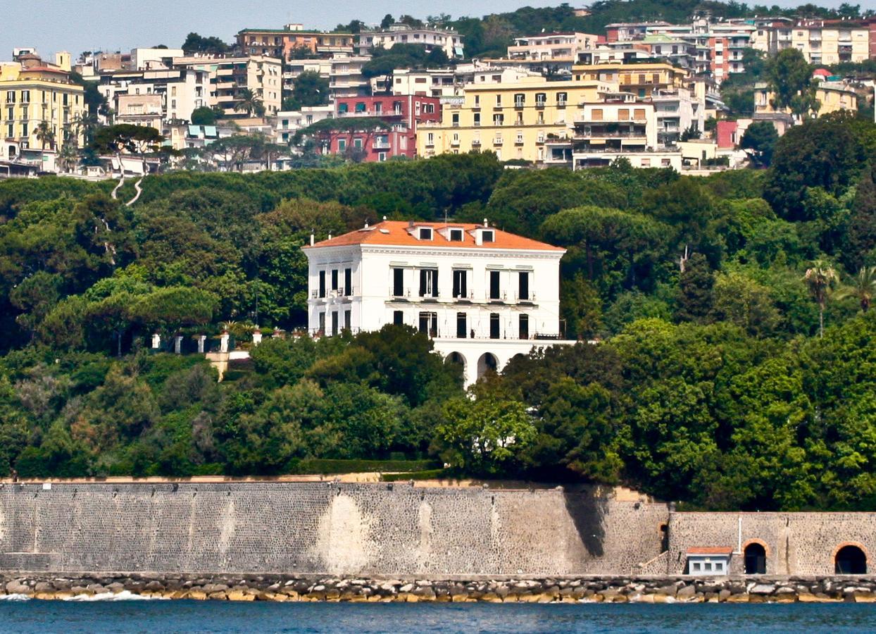 Residenza Le Rose Villa D'Arte เนเปิลส์ ภายนอก รูปภาพ