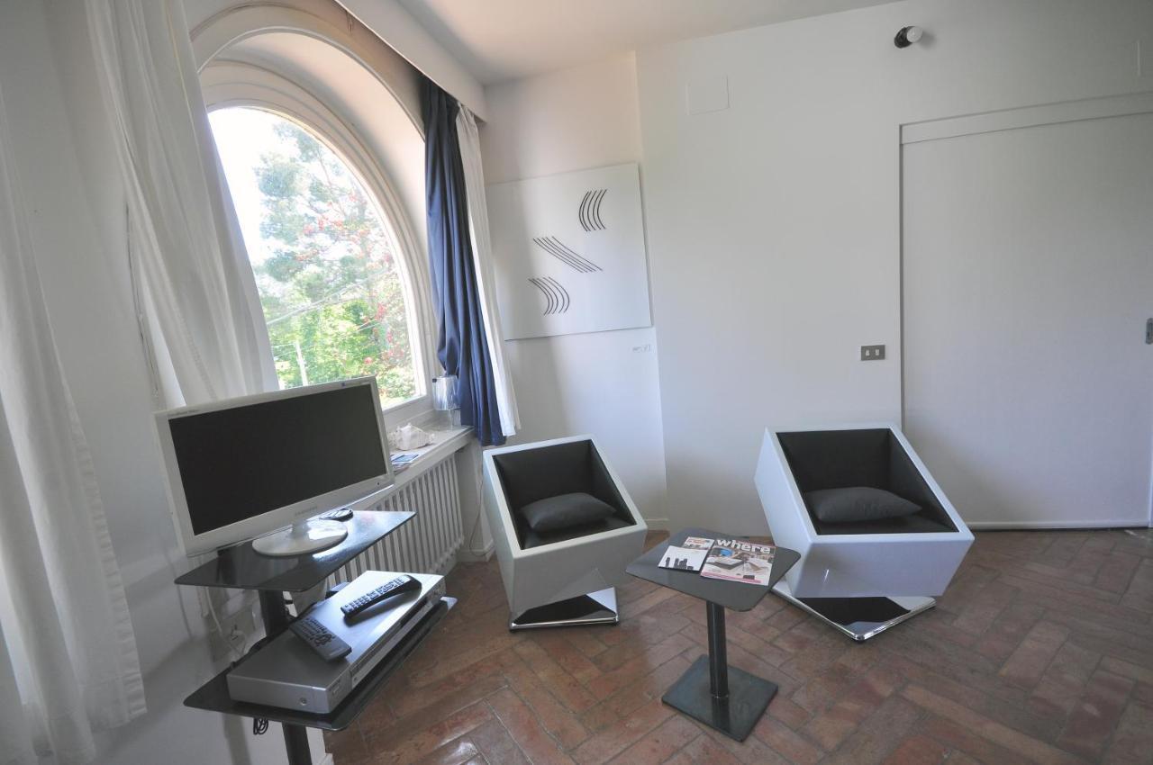 Residenza Le Rose Villa D'Arte เนเปิลส์ ภายนอก รูปภาพ